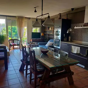 https://una-parada-a-lanoia-en-apartamento-compartido.catalonia-hotels.com